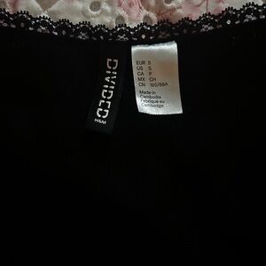 lace detail black long sleeve